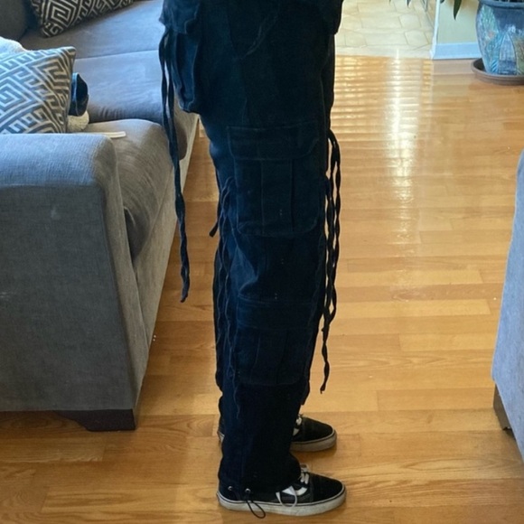 - I AM GIA ALTRA MID RISE UTILITY PANT IN CHARCOAL - Picture 7 of 8